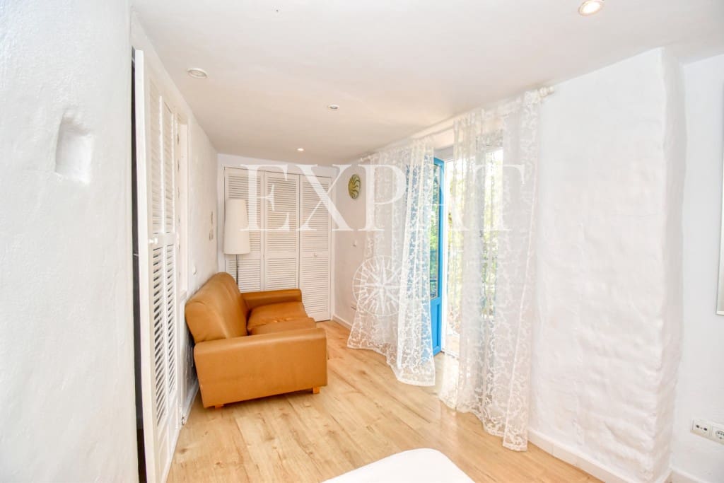 16 soveværelse Finca/Landehus til salg i Canillas de Albaida med swimmingpool - € 1.900.000 (Ref: 7560214)