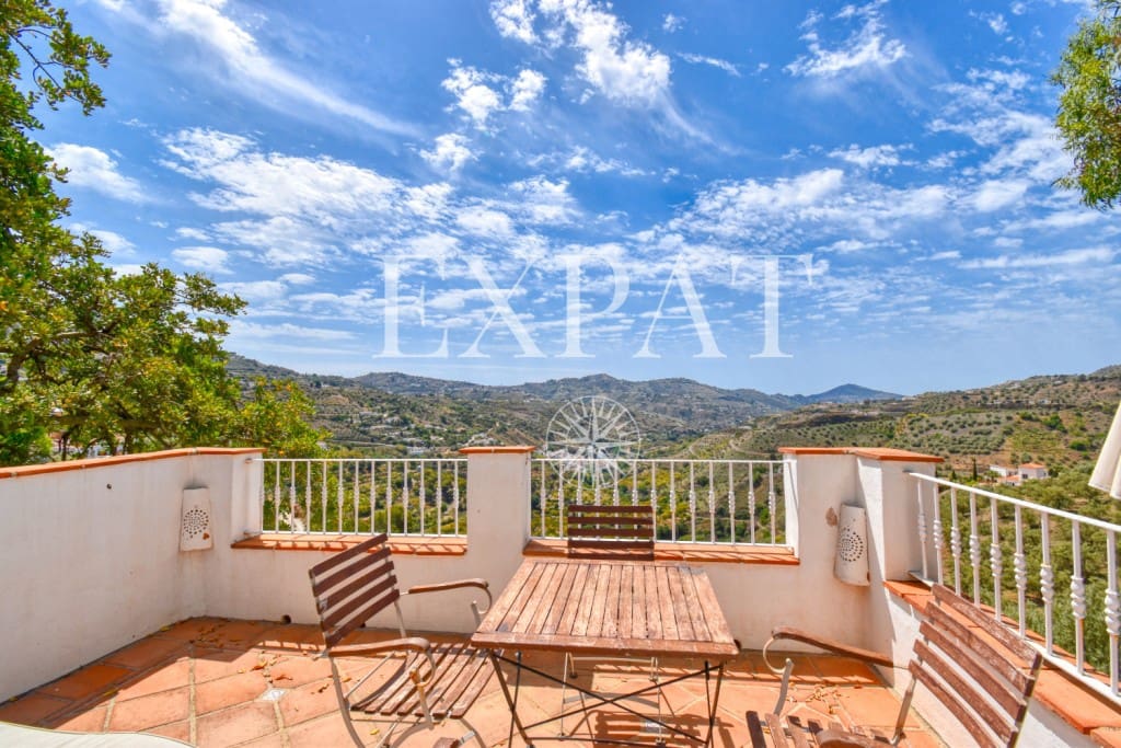 16 soveværelse Finca/Landehus til salg i Canillas de Albaida med swimmingpool - € 1.900.000 (Ref: 7560214)