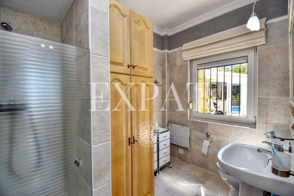 4 sypialnia Finka/Dom wiejski na sprzedaż w Sayalonga z basenem garażem - 1 350 000 € (Ref: 7641280)