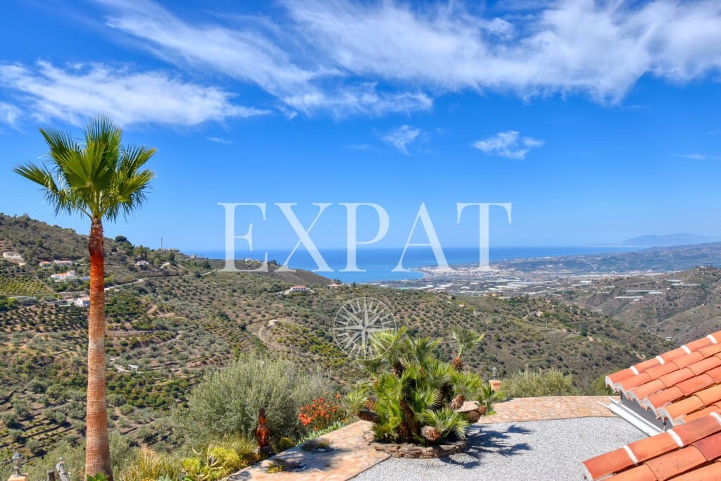 4 sypialnia Finka/Dom wiejski na sprzedaż w Sayalonga z basenem garażem - 1 350 000 € (Ref: 7641280)