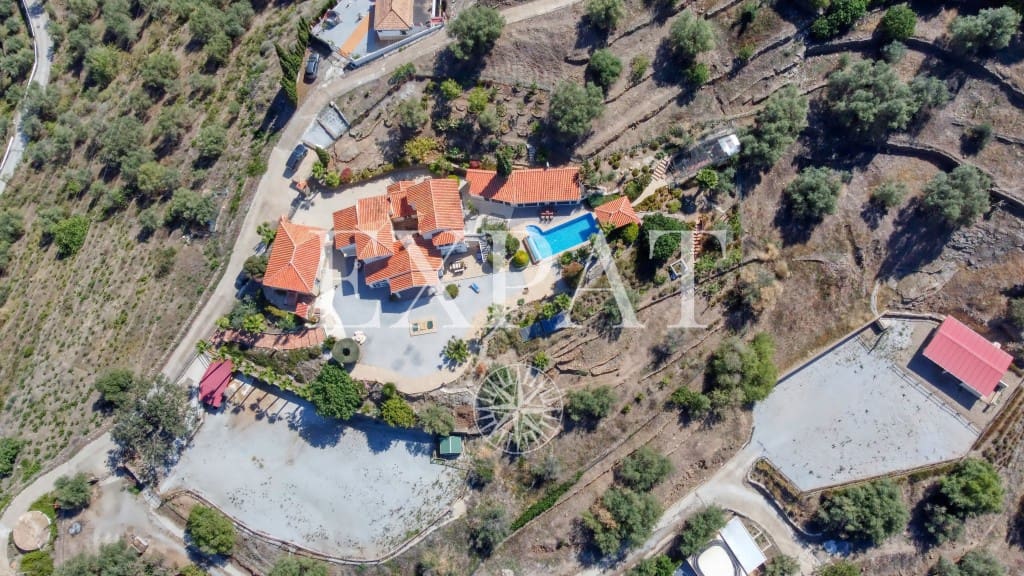 4 sypialnia Finka/Dom wiejski na sprzedaż w Sayalonga z basenem garażem - 1 350 000 € (Ref: 7641280)