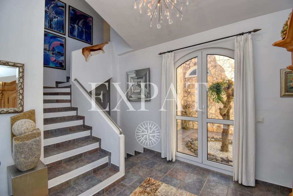 4 sypialnia Finka/Dom wiejski na sprzedaż w Sayalonga z basenem garażem - 1 350 000 € (Ref: 7641280)