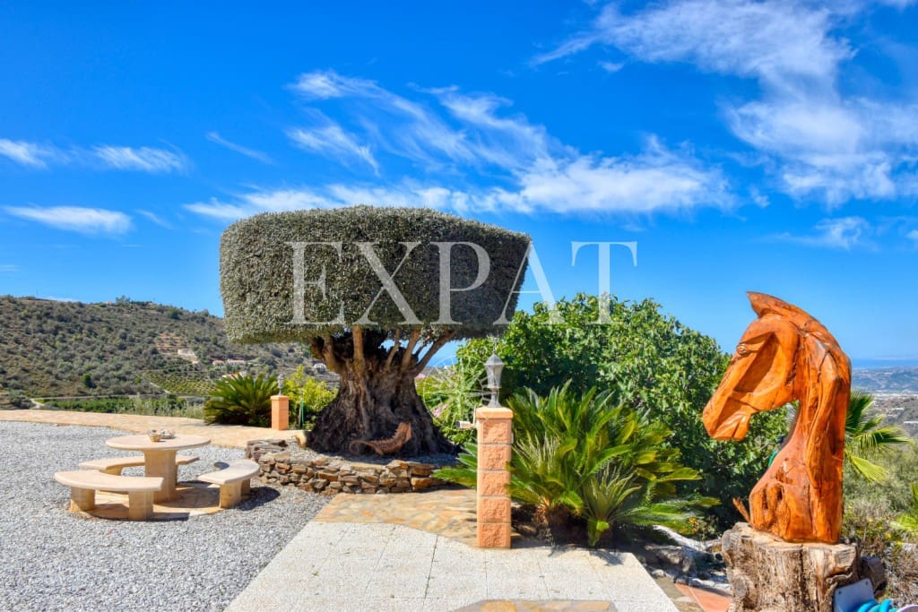 4 sypialnia Finka/Dom wiejski na sprzedaż w Sayalonga z basenem garażem - 1 350 000 € (Ref: 7641280)