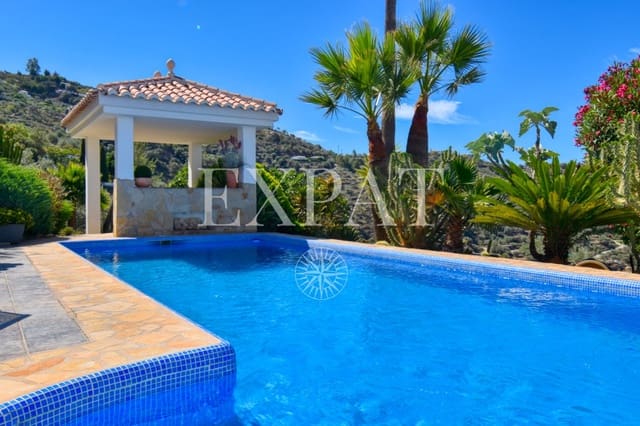 4 sovrum Finca/Hus på landet till salu i Sayalonga med pool garage - 1 350 000 € (Ref: 7641280)