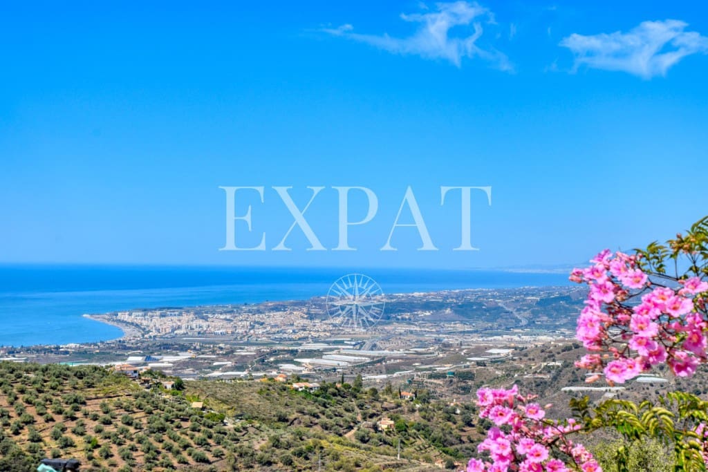 4 sypialnia Finka/Dom wiejski na sprzedaż w Sayalonga z basenem garażem - 1 350 000 € (Ref: 7641280)