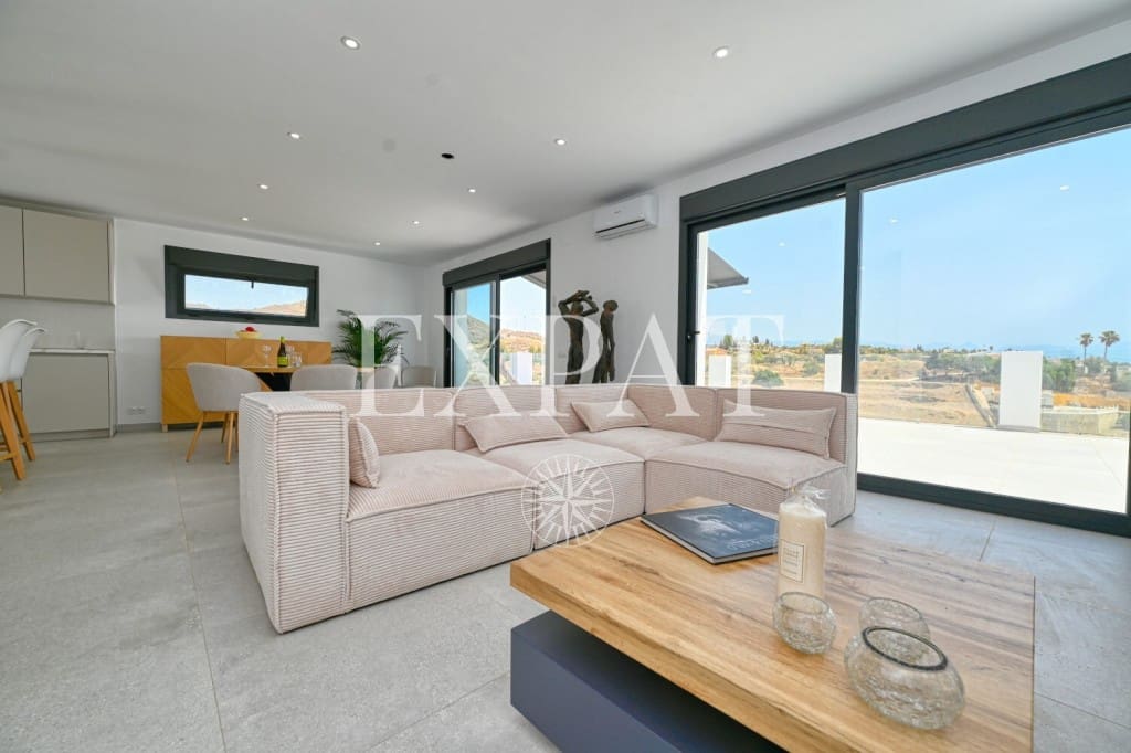 3 sypialnia Willa na sprzedaż w Benajarafe z basenem - 595 000 € (Ref: 7715616)