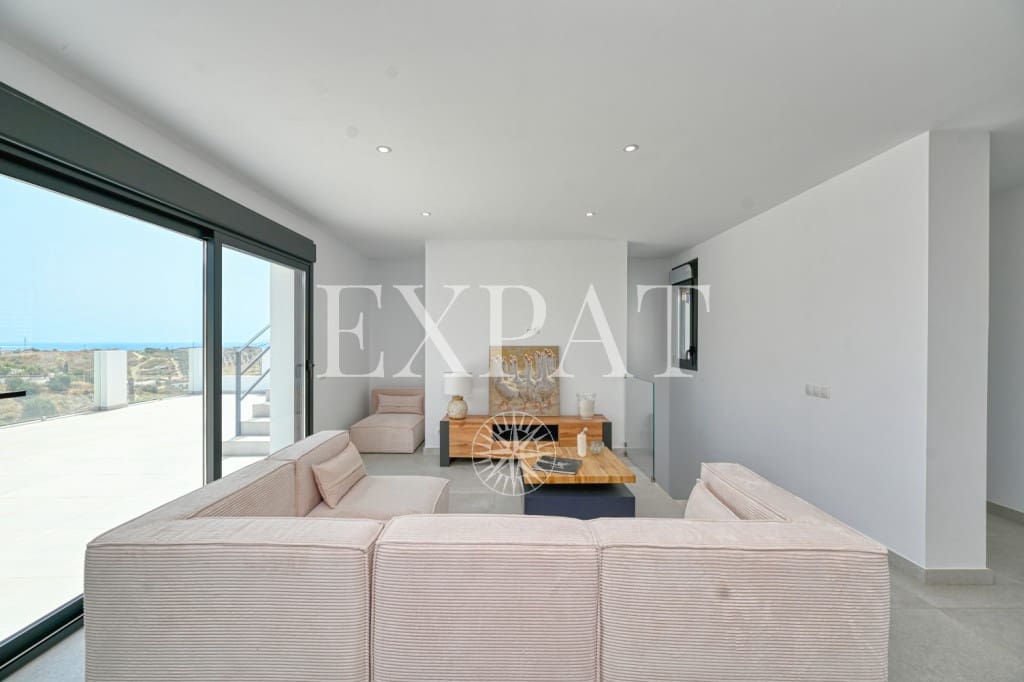 3 sypialnia Willa na sprzedaż w Benajarafe z basenem - 595 000 € (Ref: 7715616)