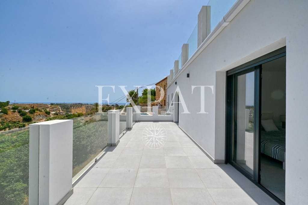 3 sypialnia Willa na sprzedaż w Benajarafe z basenem - 595 000 € (Ref: 7715616)