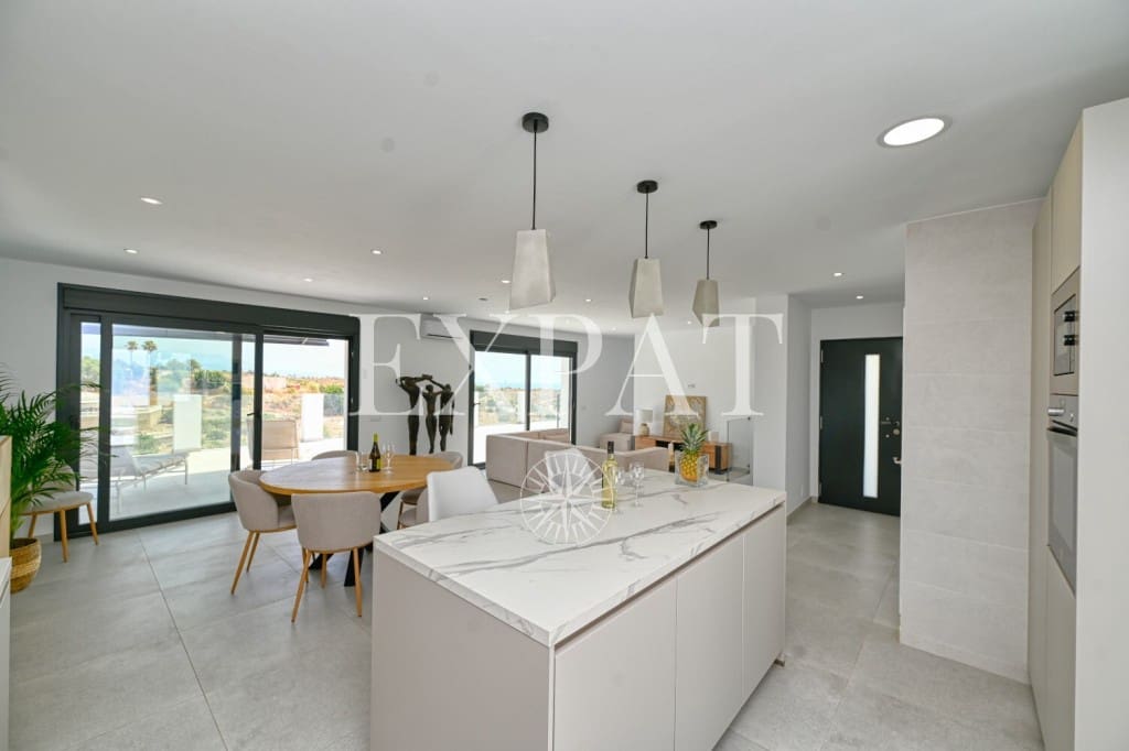 3 sypialnia Willa na sprzedaż w Benajarafe z basenem - 595 000 € (Ref: 7715616)