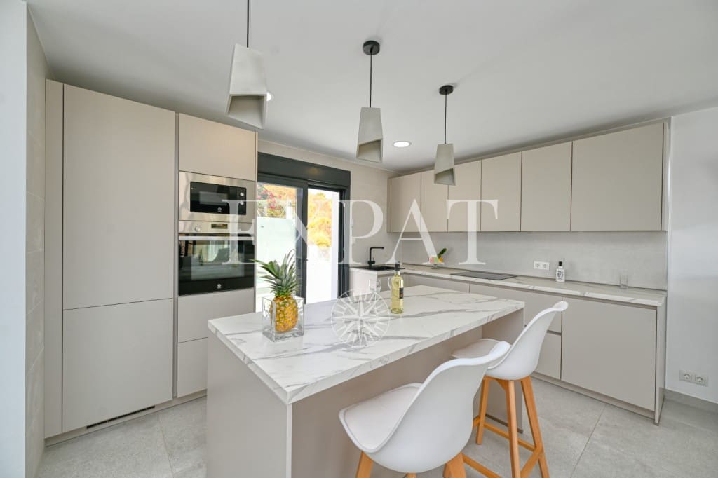 3 sypialnia Willa na sprzedaż w Benajarafe z basenem - 595 000 € (Ref: 7715616)