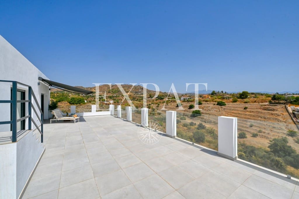 3 sypialnia Willa na sprzedaż w Benajarafe z basenem - 595 000 € (Ref: 7715616)