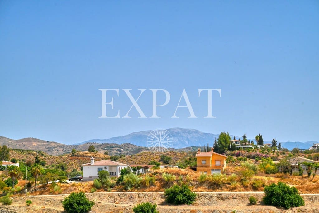 3 sypialnia Willa na sprzedaż w Benajarafe z basenem - 595 000 € (Ref: 7715616)