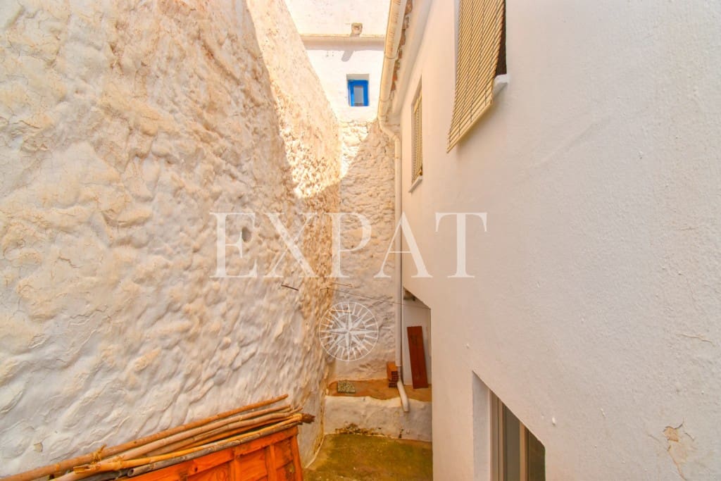 5 soveværelse Byhus til salg i Canillas de Albaida - € 139.000 (Ref: 7732738)