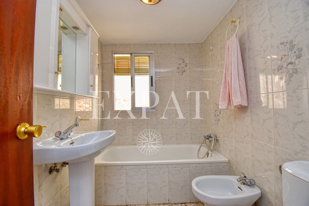 5 soveværelse Byhus til salg i Canillas de Albaida - € 139.000 (Ref: 7732738)