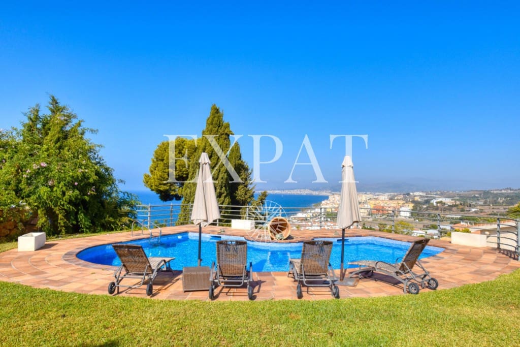 4 soveværelse Villa til salg i Algarrobo Costa med swimmingpool garage - € 1.400.000 (Ref: 7738900)