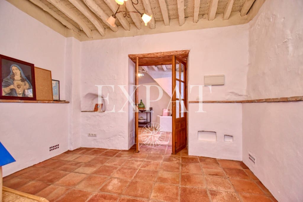 4 makuuhuone Omakotitalo myytävänä paikassa Competa - 174 000 € (Ref: 8168651)