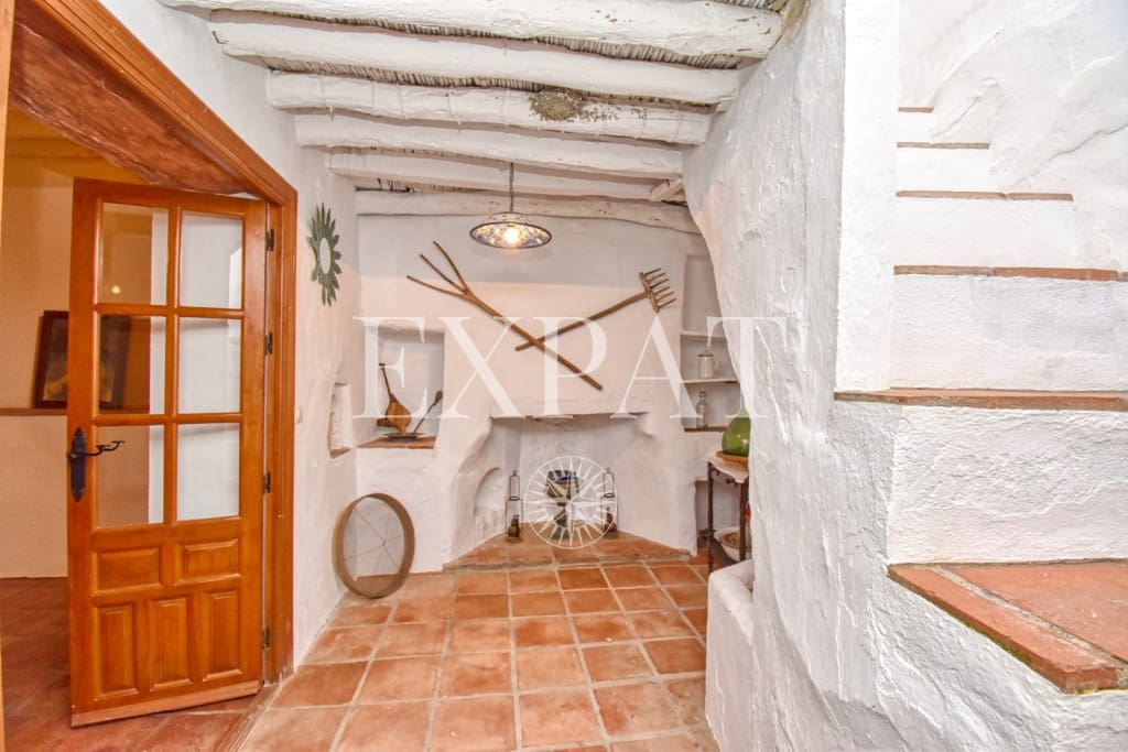 4 makuuhuone Omakotitalo myytävänä paikassa Competa - 174 000 € (Ref: 8168651)