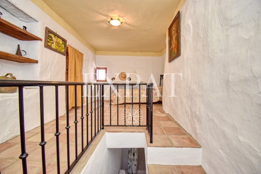 4 makuuhuone Omakotitalo myytävänä paikassa Competa - 174 000 € (Ref: 8168651)