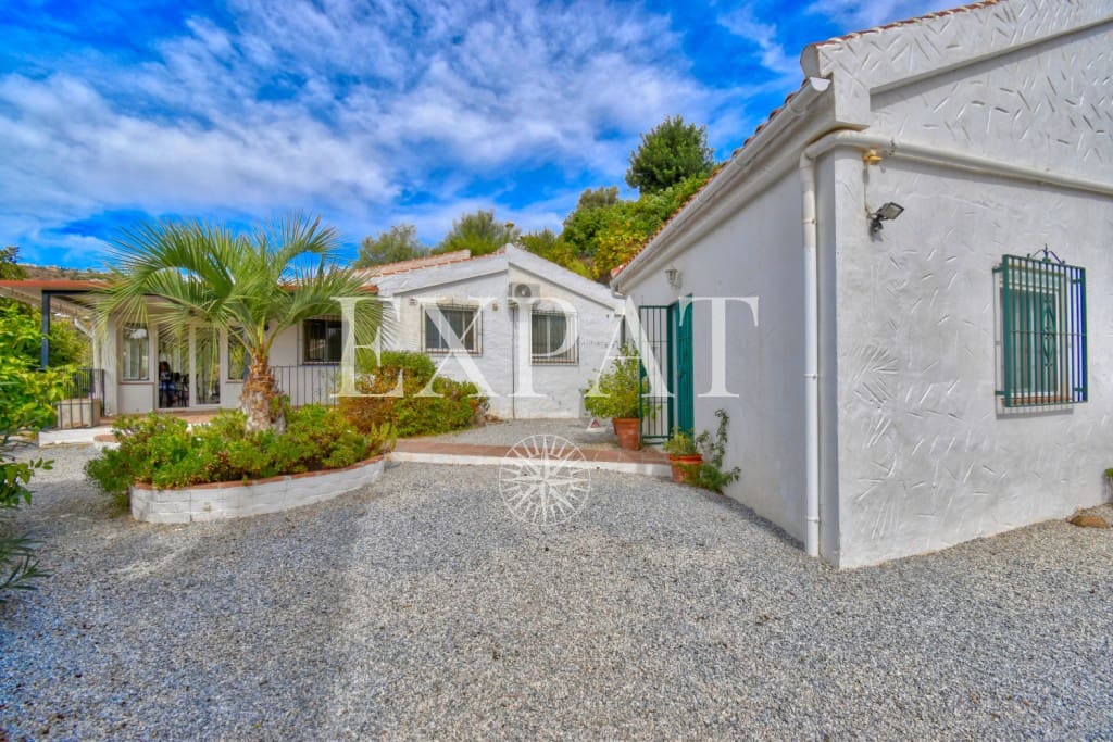 3 soveværelse Finca/Landehus til salg i Competa med swimmingpool - € 349.000 (Ref: 8588387)