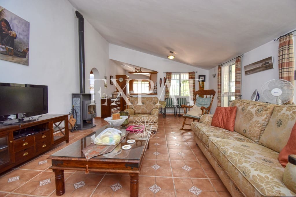 3 soveværelse Finca/Landehus til salg i Competa med swimmingpool - € 349.000 (Ref: 8588387)