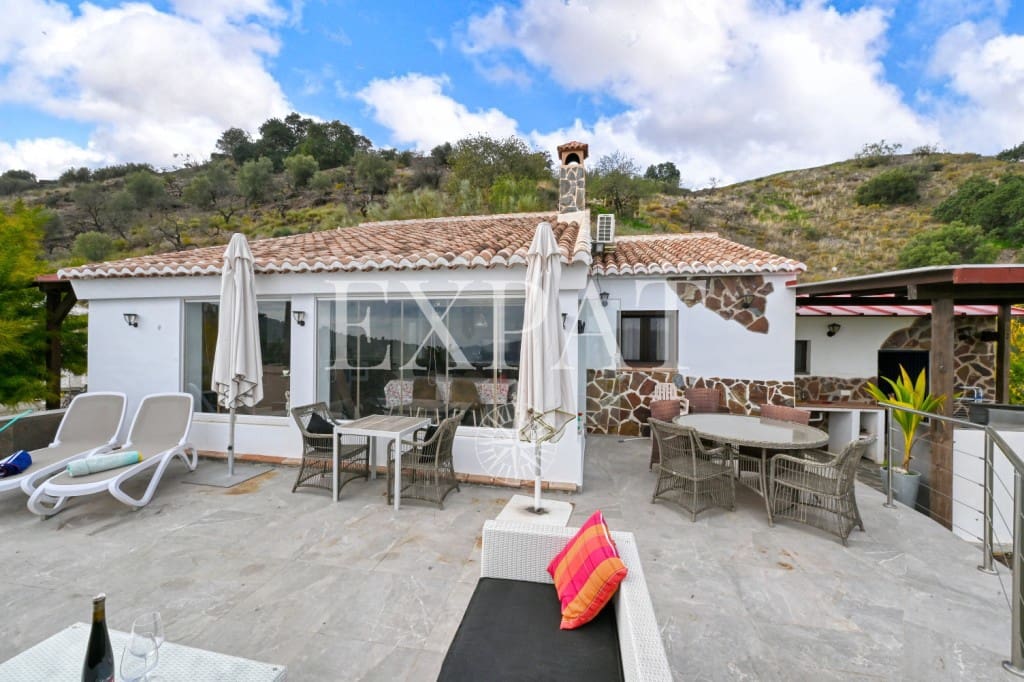 2 soverom Finca/Herregård til salgs i Sayalonga med svømmebasseng - € 260 000 (Ref: 8665048)