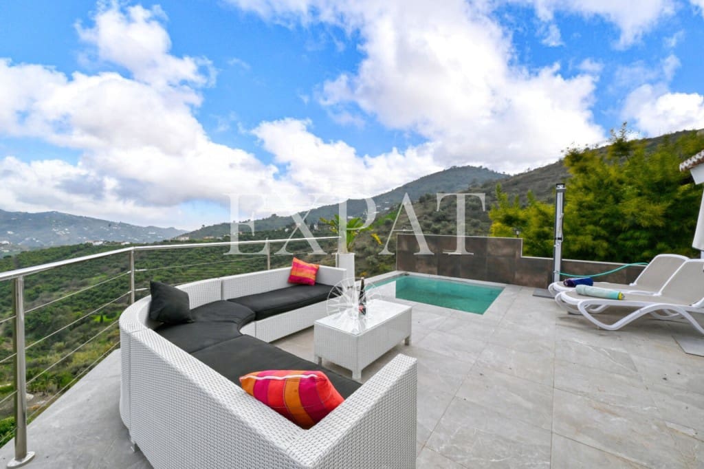 2 soverom Finca/Herregård til salgs i Sayalonga med svømmebasseng - € 260 000 (Ref: 8665048)