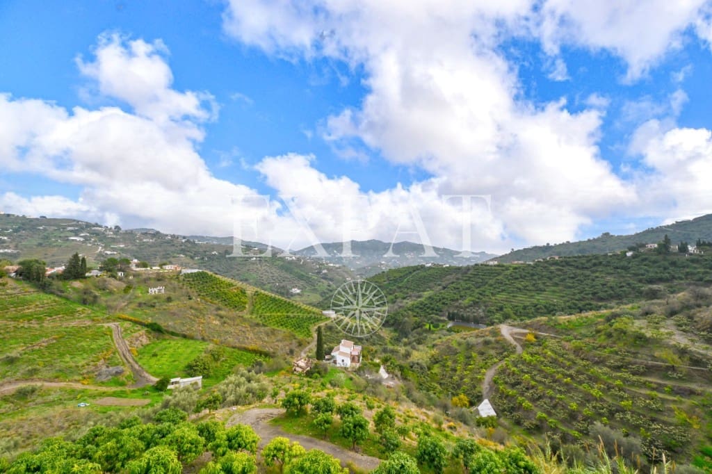 2 soverom Finca/Herregård til salgs i Sayalonga med svømmebasseng - € 260 000 (Ref: 8665048)