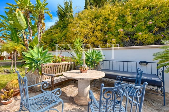 3 soveværelse Finca/Landehus til salg i Sayalonga med swimmingpool garage - € 698.000 (Ref: 8665049)