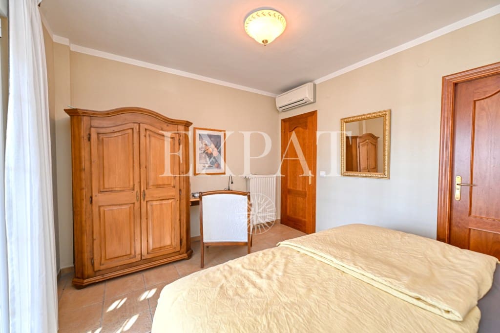 3 soveværelse Finca/Landehus til salg i Sayalonga med swimmingpool garage - € 698.000 (Ref: 8665049)