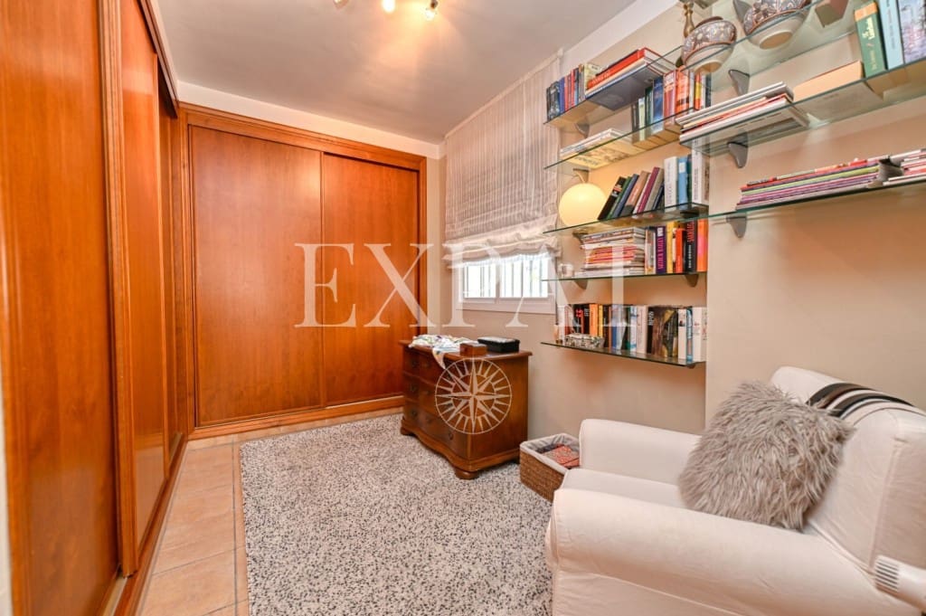 3 soveværelse Finca/Landehus til salg i Sayalonga med swimmingpool garage - € 698.000 (Ref: 8665049)