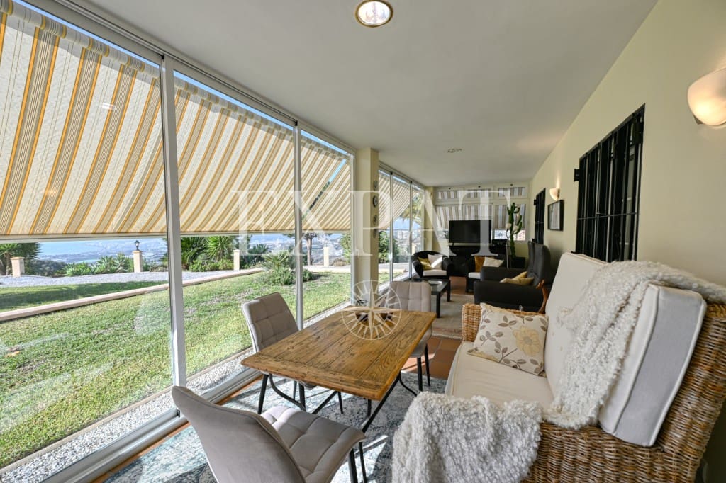 3 soveværelse Finca/Landehus til salg i Sayalonga med swimmingpool garage - € 698.000 (Ref: 8665049)