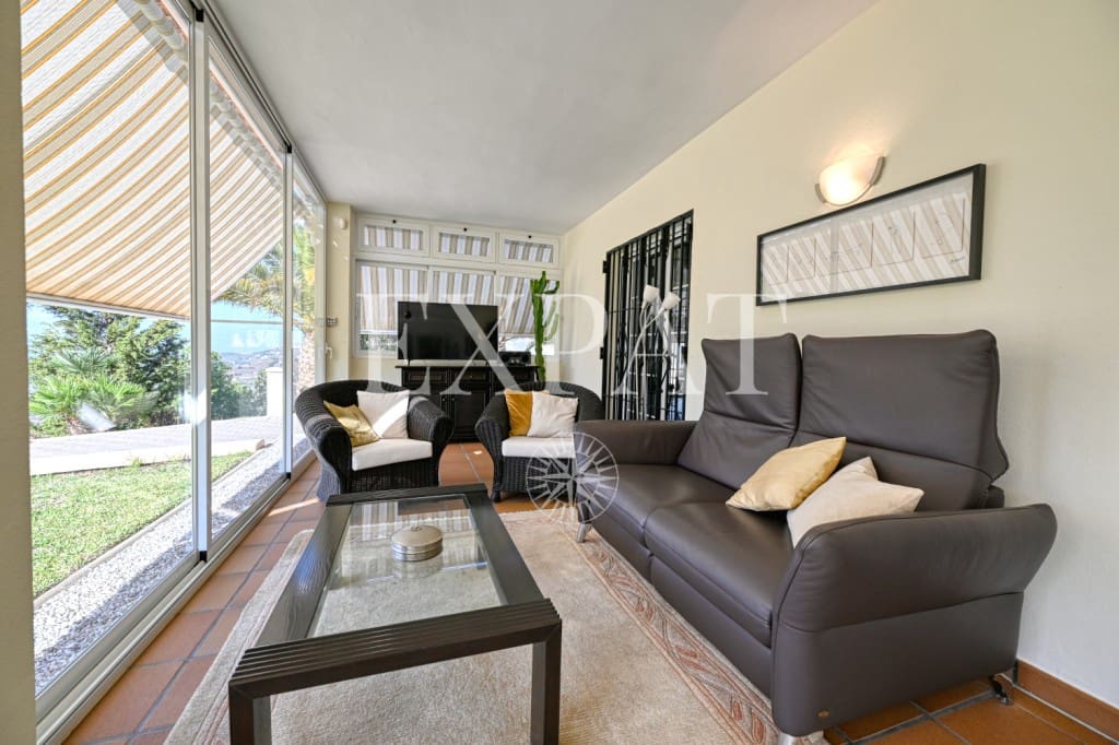 3 soveværelse Finca/Landehus til salg i Sayalonga med swimmingpool garage - € 698.000 (Ref: 8665049)