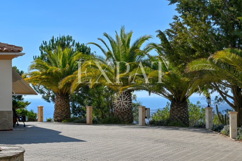 3 soveværelse Finca/Landehus til salg i Sayalonga med swimmingpool garage - € 698.000 (Ref: 8665049)