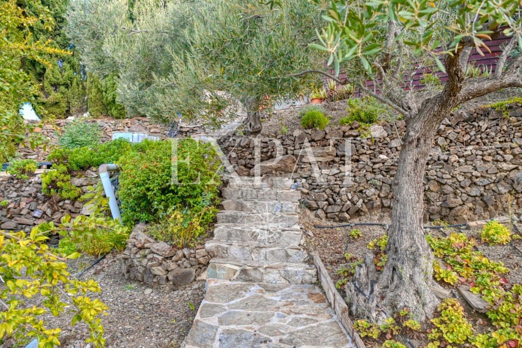 3 soveværelse Finca/Landehus til salg i Sayalonga med swimmingpool garage - € 698.000 (Ref: 8665049)