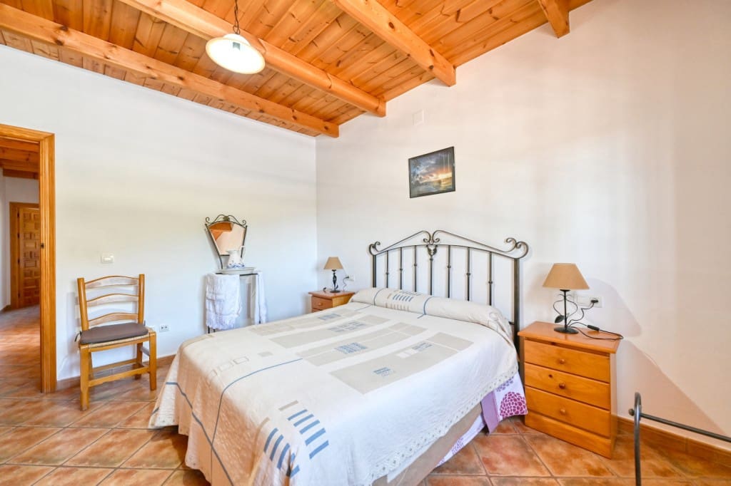 4 soverom Finca/Herregård til leie i Sayalonga med svømmebasseng - € 1 500 (Ref: 8836371)