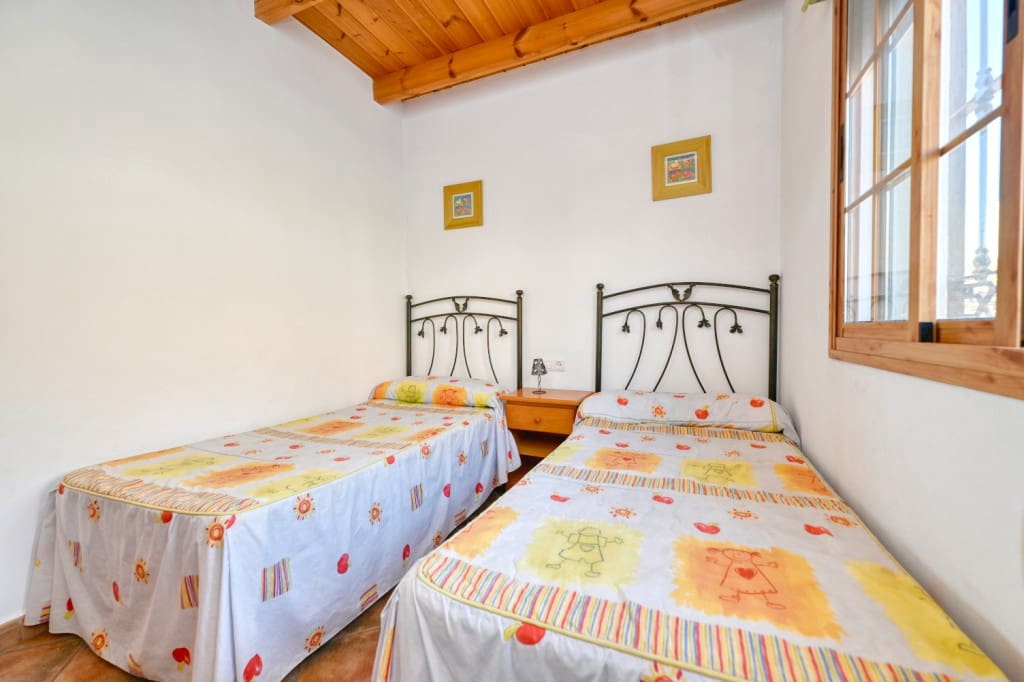 4 soverom Finca/Herregård til leie i Sayalonga med svømmebasseng - € 1 500 (Ref: 8836371)