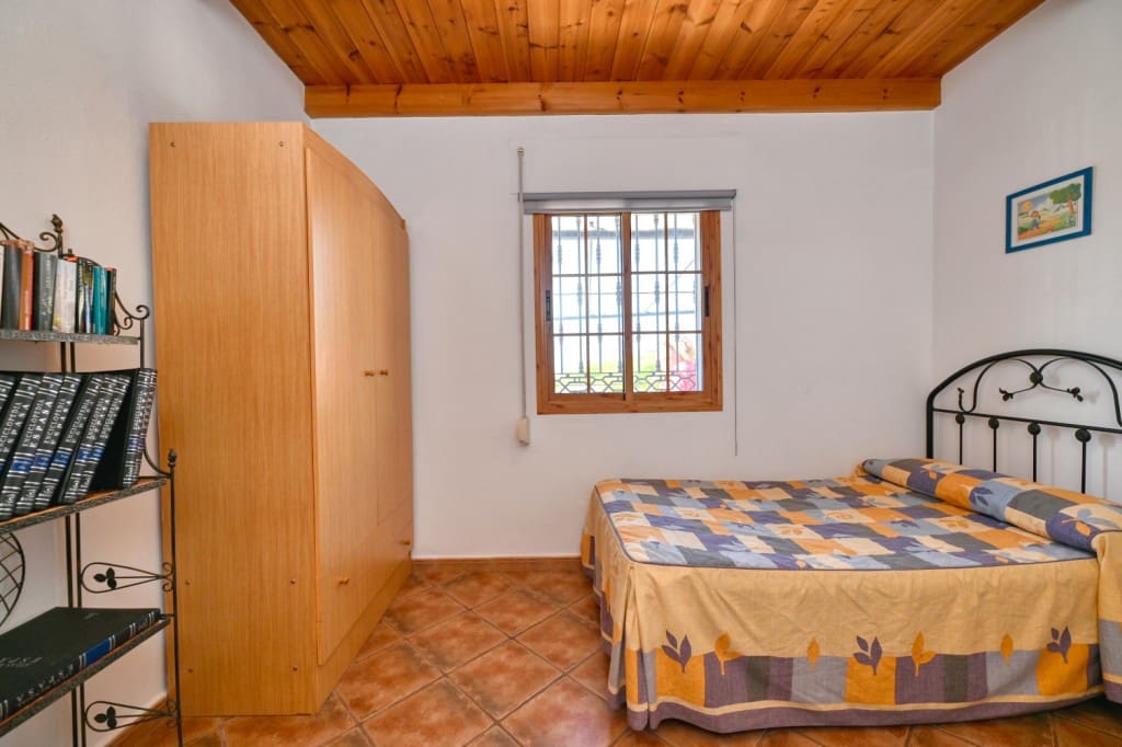 4 soverom Finca/Herregård til leie i Sayalonga med svømmebasseng - € 1 500 (Ref: 8836371)