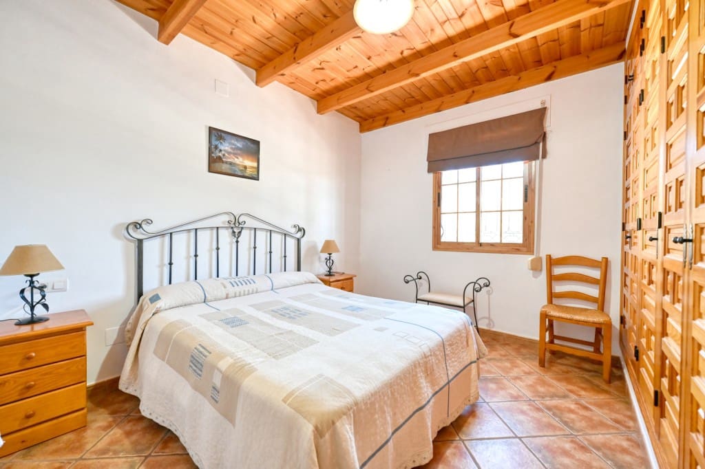 4 soverom Finca/Herregård til leie i Sayalonga med svømmebasseng - € 1 500 (Ref: 8836371)