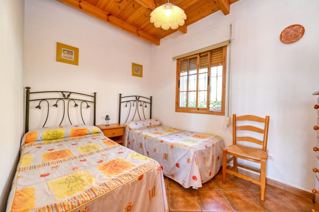 4 soverom Finca/Herregård til leie i Sayalonga med svømmebasseng - € 1 500 (Ref: 8836371)