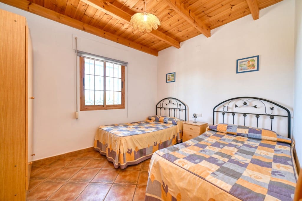 4 soverom Finca/Herregård til leie i Sayalonga med svømmebasseng - € 1 500 (Ref: 8836371)