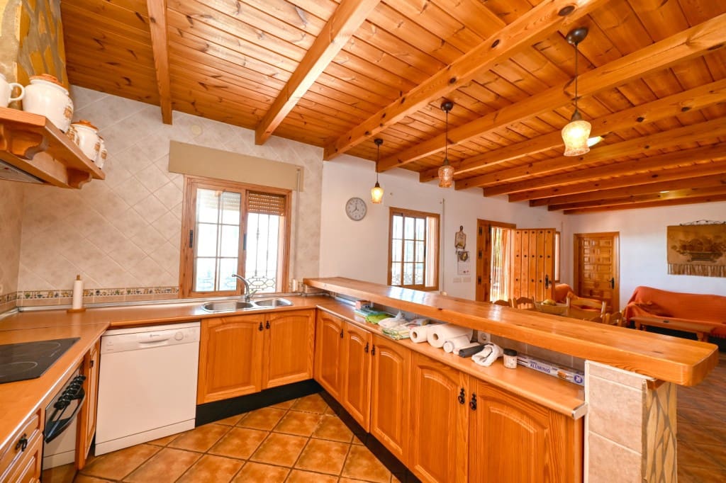 4 soverom Finca/Herregård til leie i Sayalonga med svømmebasseng - € 1 500 (Ref: 8836371)