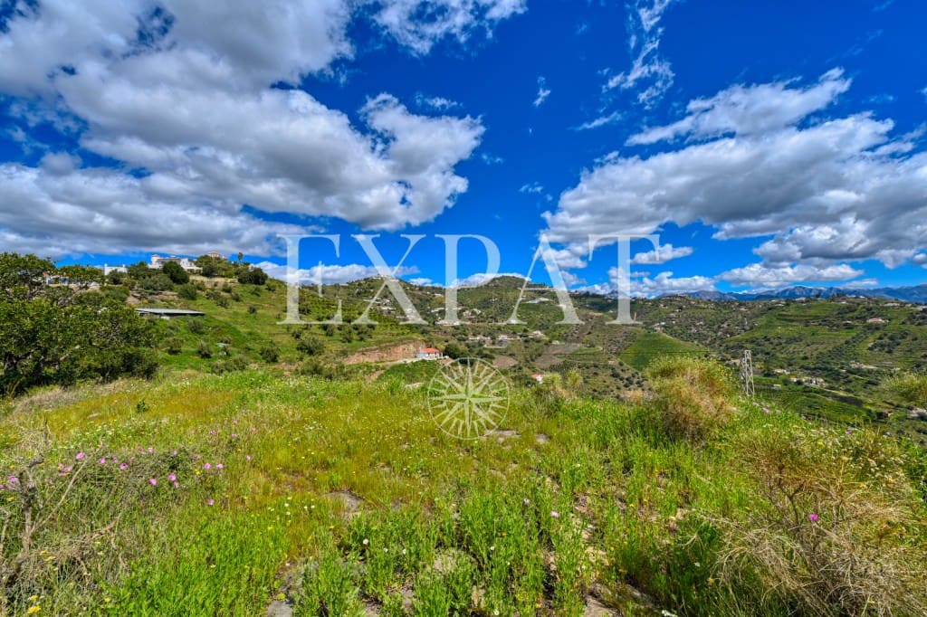 2 soveværelse Finca/Landehus til salg i Sayalonga - € 365.000 (Ref: 8899841)