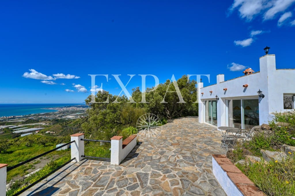 2 soveværelse Finca/Landehus til salg i Sayalonga - € 365.000 (Ref: 8899841)