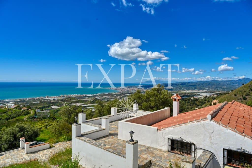 2 soveværelse Finca/Landehus til salg i Sayalonga - € 365.000 (Ref: 8899841)