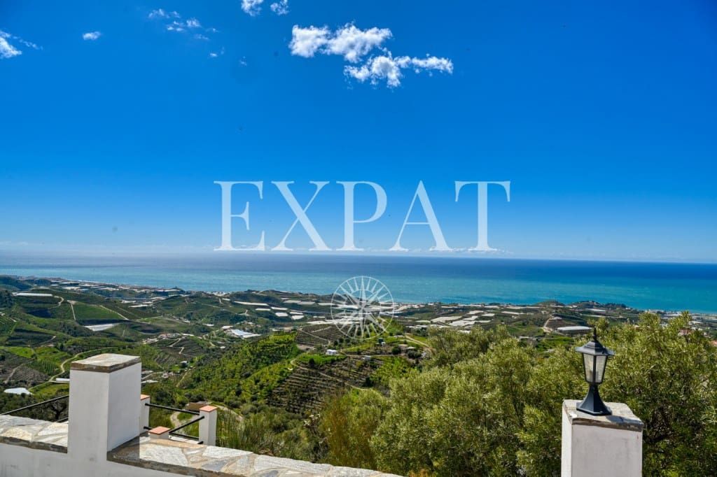 2 soveværelse Finca/Landehus til salg i Sayalonga - € 365.000 (Ref: 8899841)