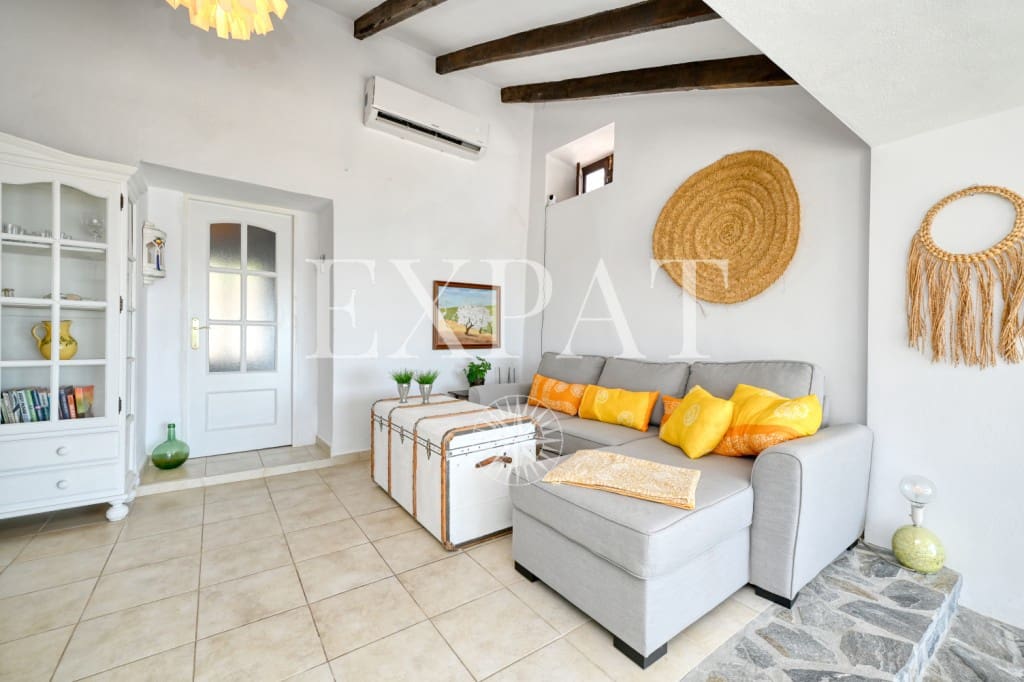 2 soveværelse Finca/Landehus til salg i Sayalonga - € 365.000 (Ref: 8899841)