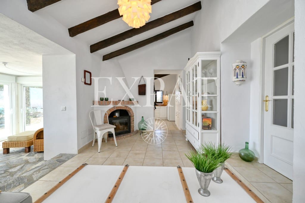 2 soveværelse Finca/Landehus til salg i Sayalonga - € 365.000 (Ref: 8899841)