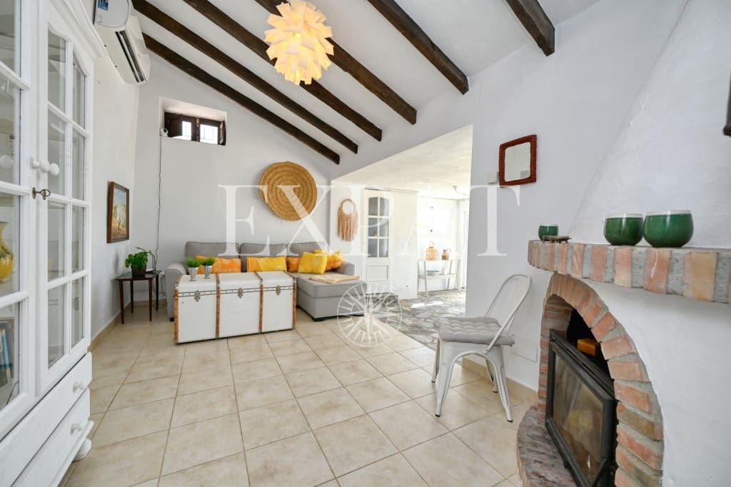 2 soveværelse Finca/Landehus til salg i Sayalonga - € 365.000 (Ref: 8899841)