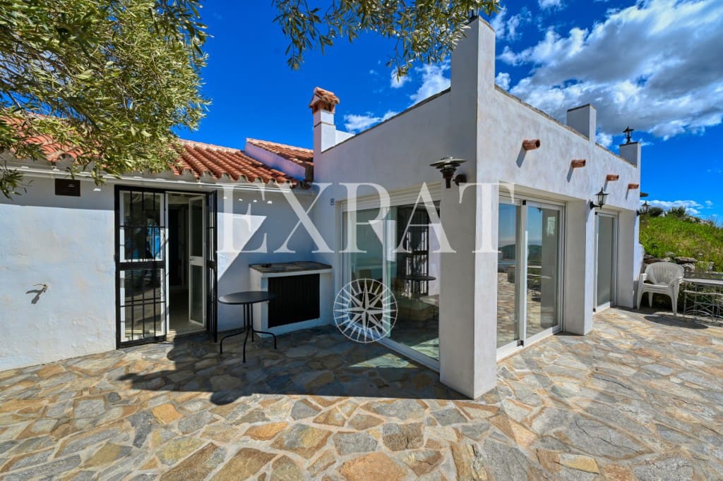 2 soveværelse Finca/Landehus til salg i Sayalonga - € 365.000 (Ref: 8899841)