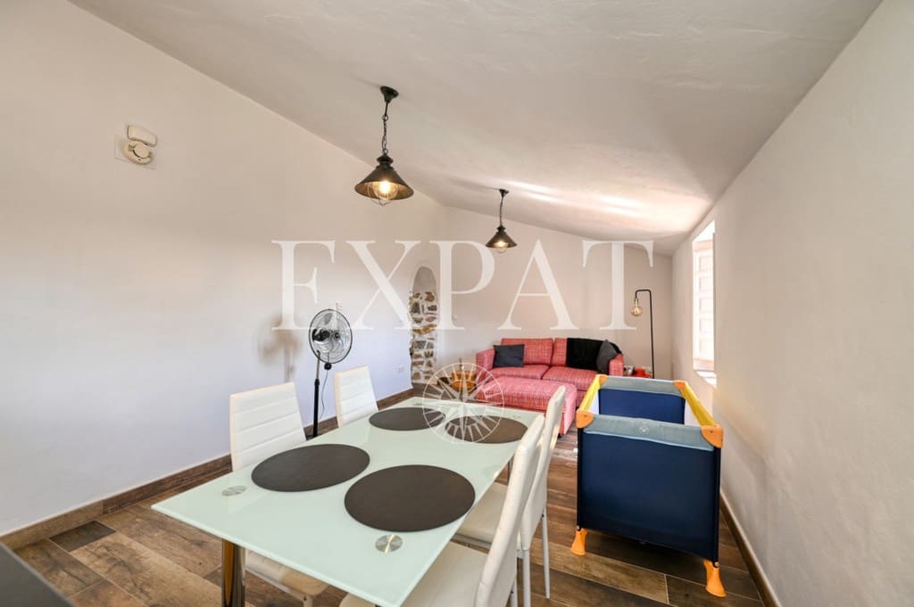 6 soveværelse Finca/Landehus til salg i Periana med swimmingpool - € 585.000 (Ref: 8902925)